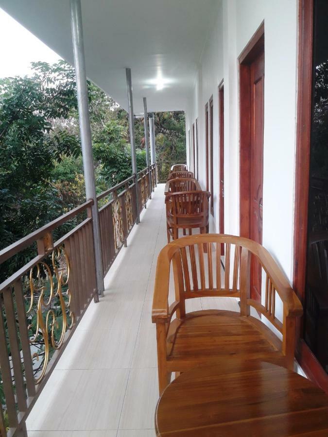 The Teuz B&B Labuan Bajo Eksteriør bilde